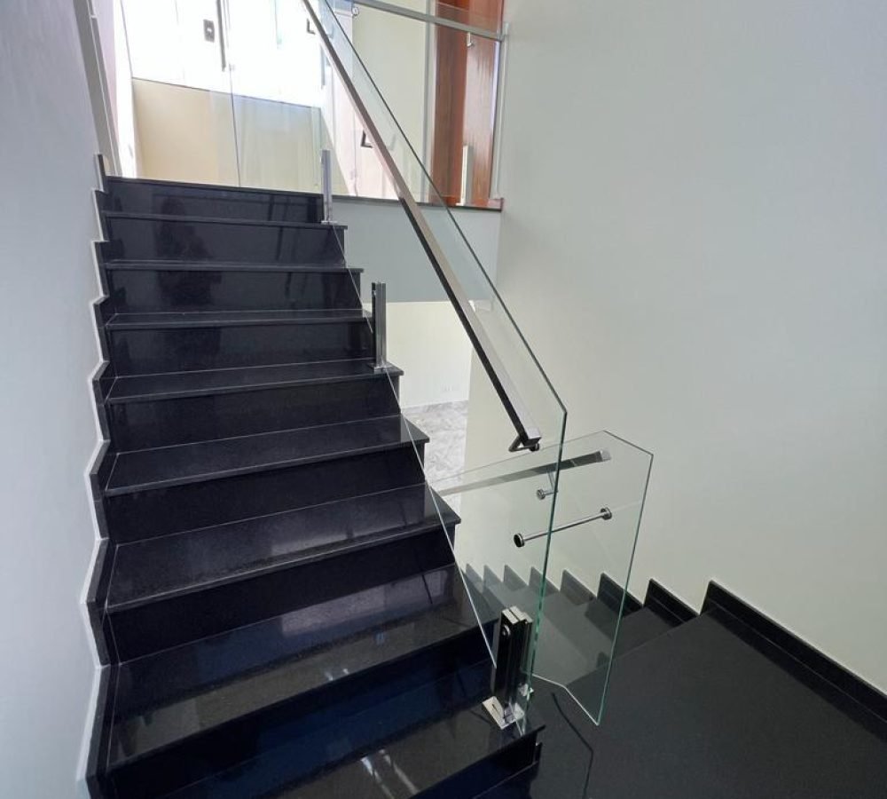 Casa à Venda Condomínio Arujá 4 - 4 Quartos