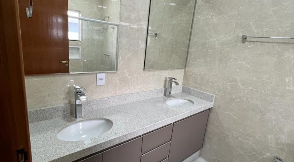 Casa à Venda Condomínio Arujá 4 - 4 Quartos