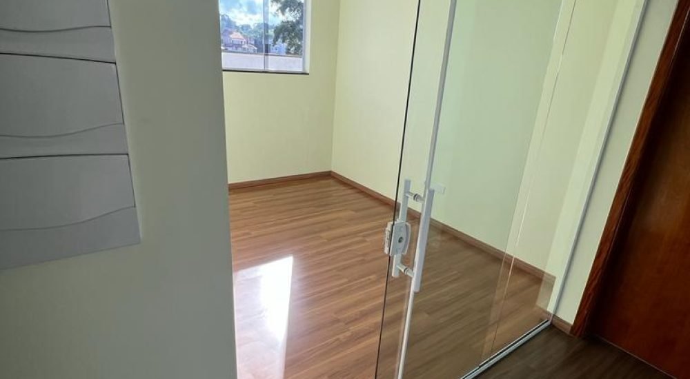 Casa à Venda Condomínio Arujá 4 - 4 Quartos