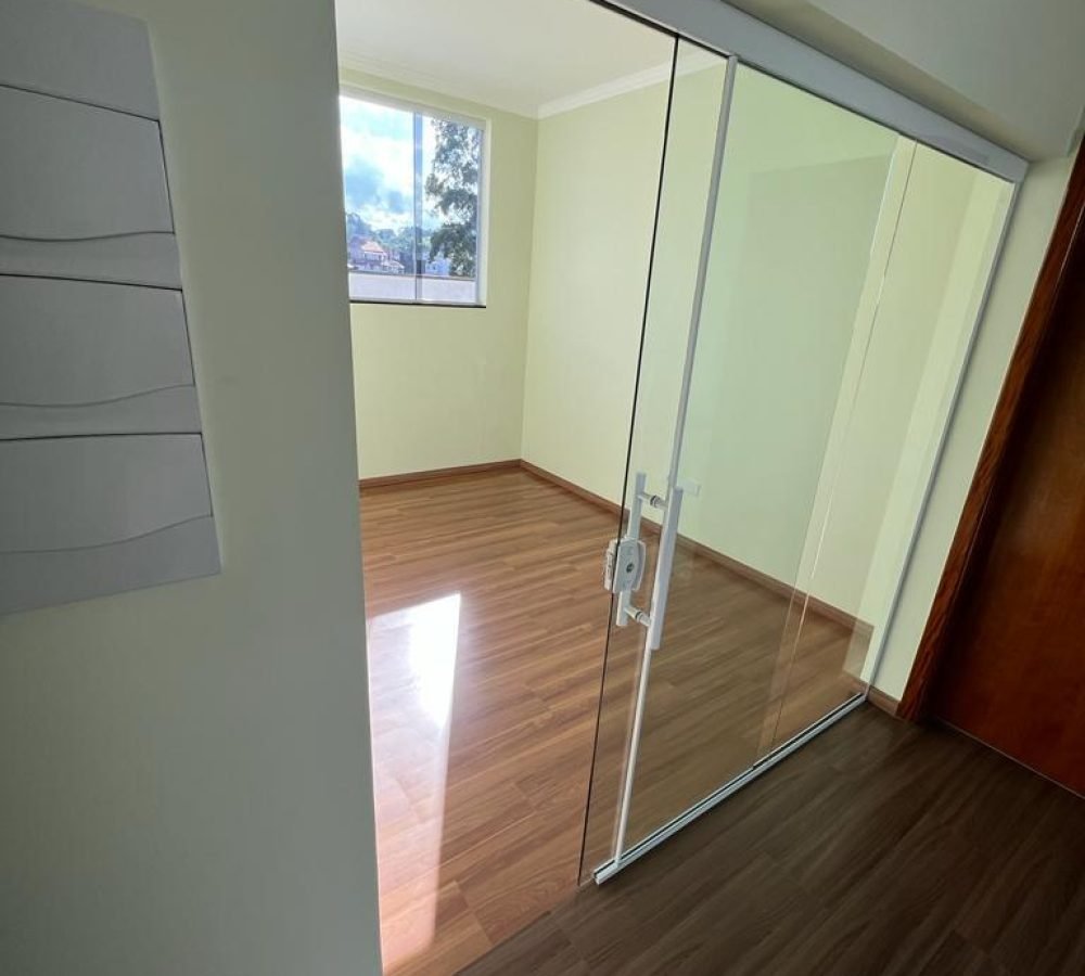 Casa à Venda Condomínio Arujá 4 - 4 Quartos