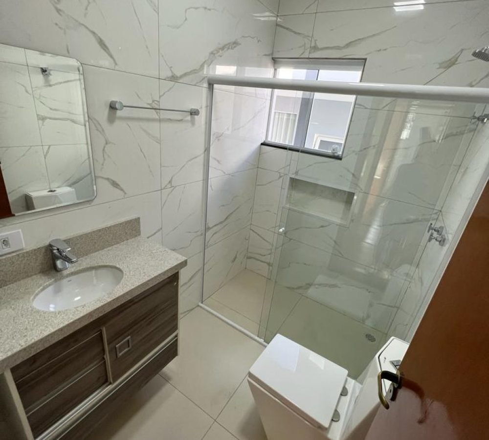 Casa à Venda Condomínio Arujá 4 - 4 Quartos