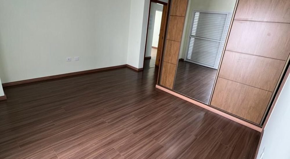 Casa à Venda Condomínio Arujá 4 - 4 Quartos