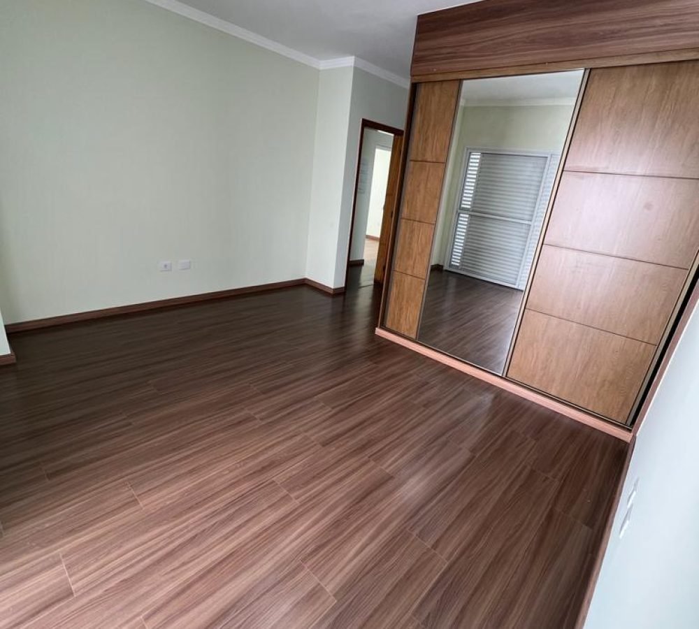 Casa à Venda Condomínio Arujá 4 - 4 Quartos