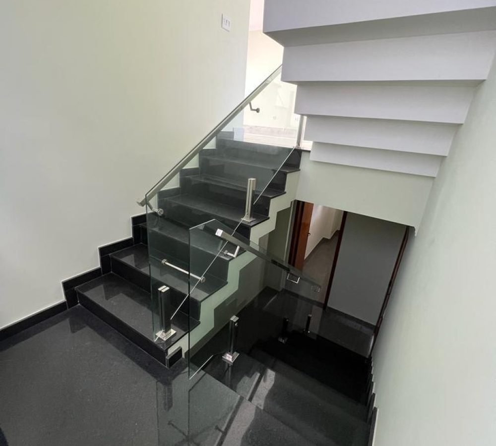 Casa à Venda Condomínio Arujá 4 - 4 Quartos