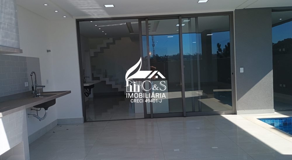 Casa à Venda Condomínio Real Park – Elegância e Espaço