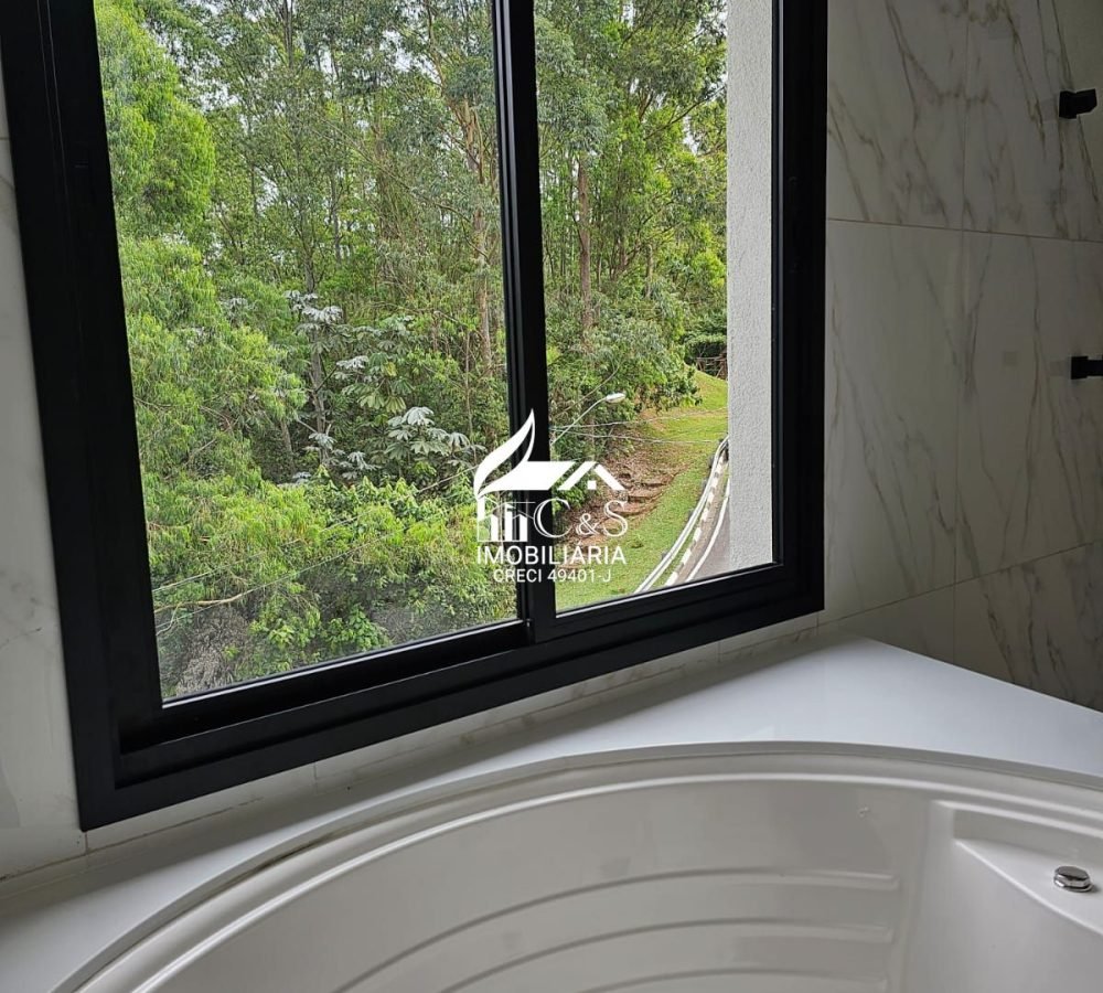 Casa à Venda Condomínio Real Park – Elegância e Natureza