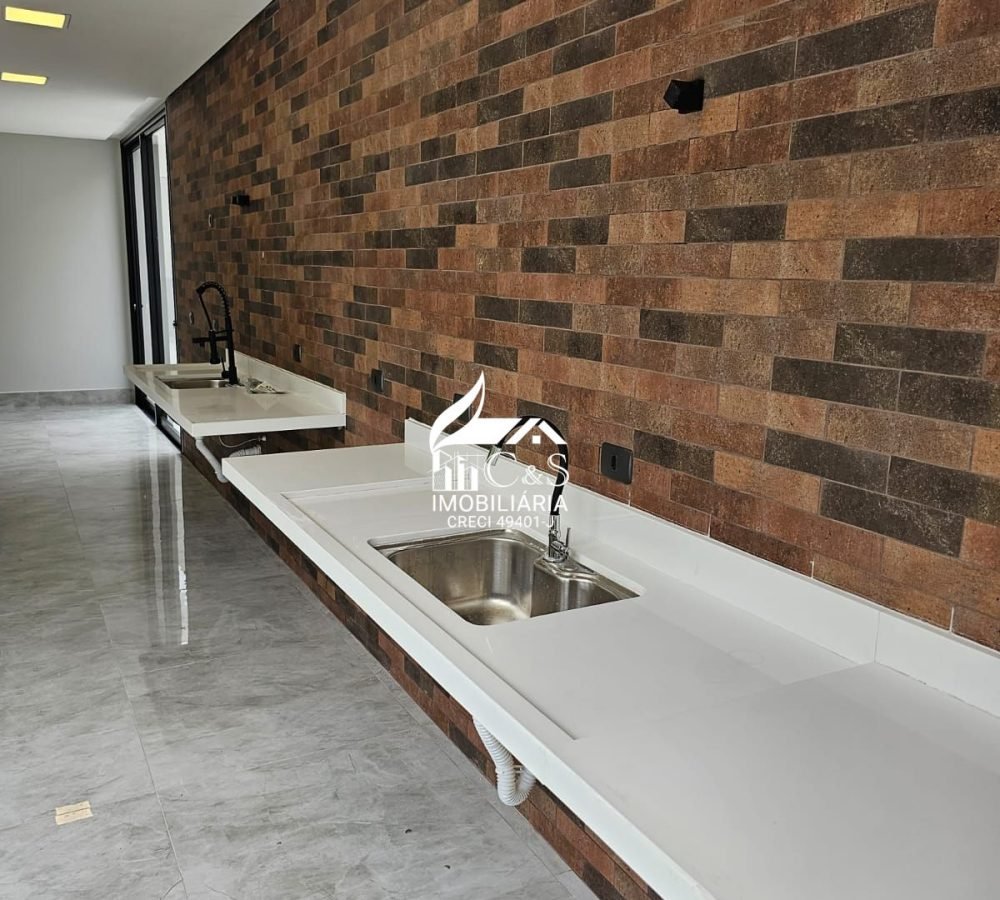 Casa à Venda Condomínio Real Park – Elegância e Natureza