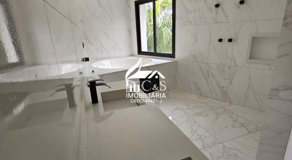 Casa à Venda Condomínio Real Park – Elegância e Natureza
