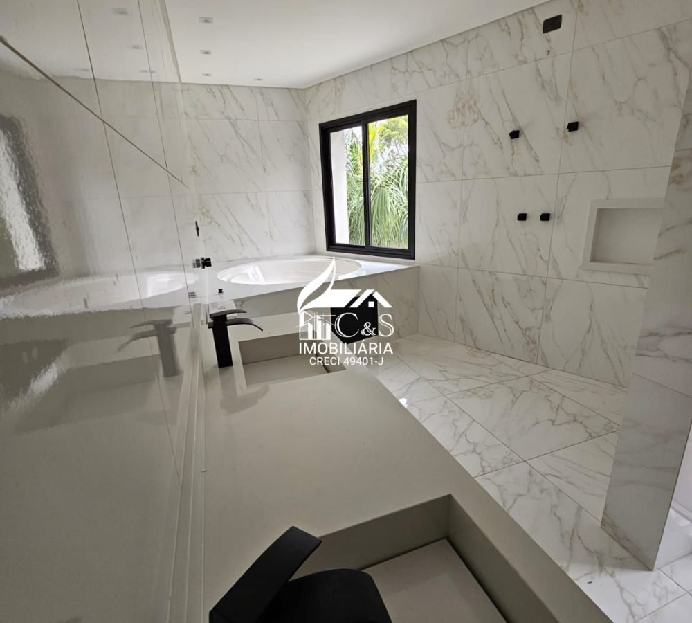 Casa à Venda Condomínio Real Park – Elegância e Natureza