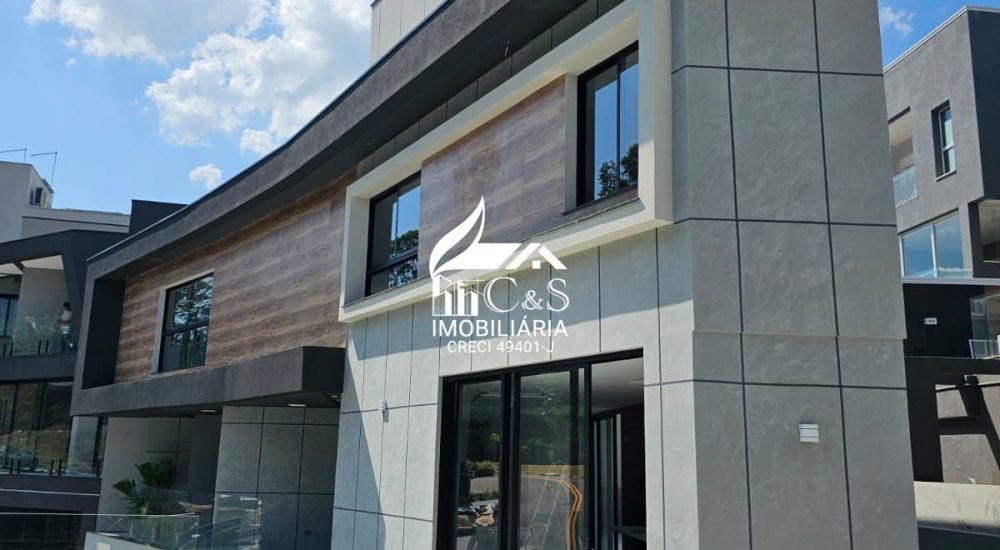 Casa à Venda Condomínio Real Park – Elegância e Natureza