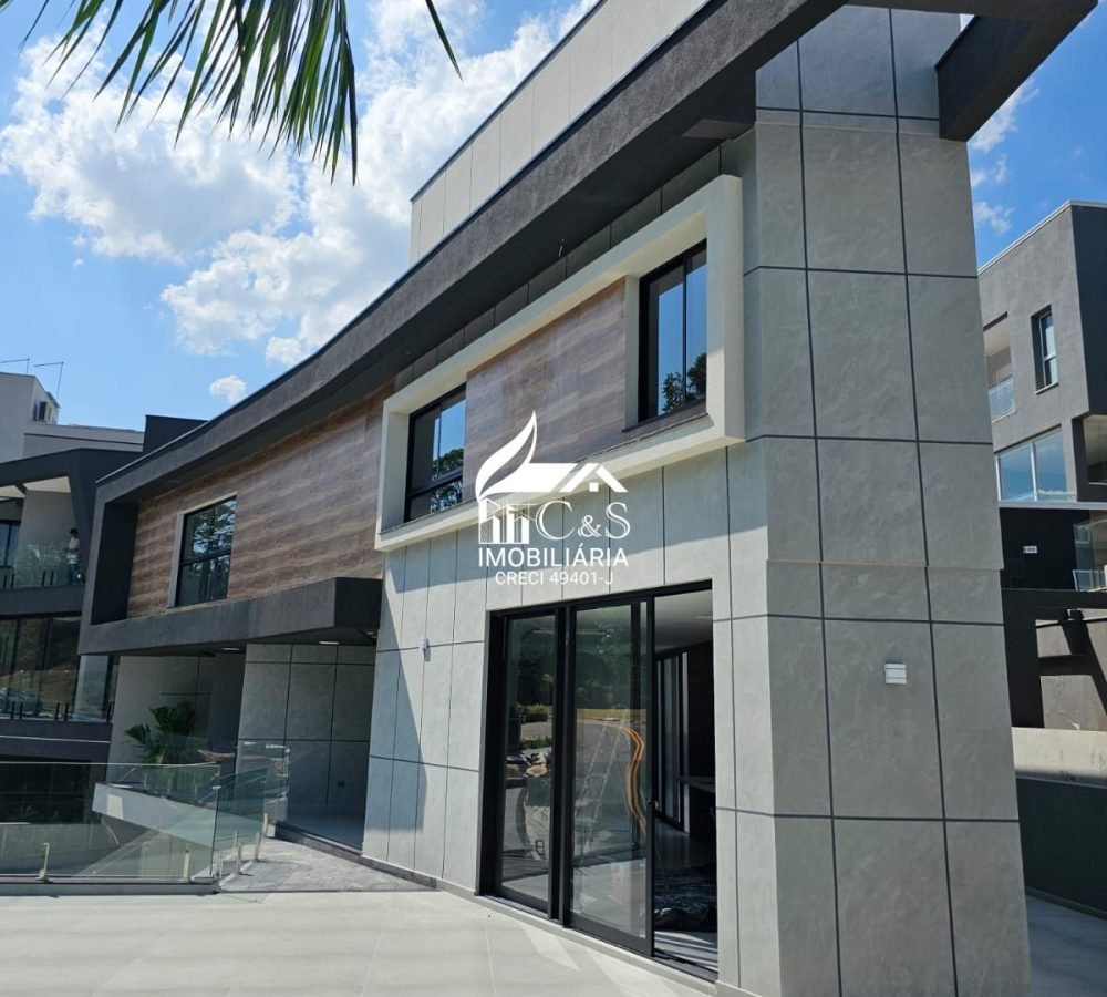 Casa à Venda Condomínio Real Park – Elegância e Natureza