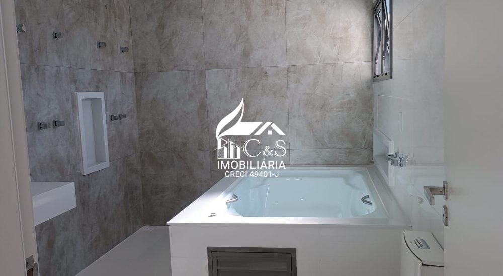 Casa à Venda Condomínio Real Park – Luxo e Espaço