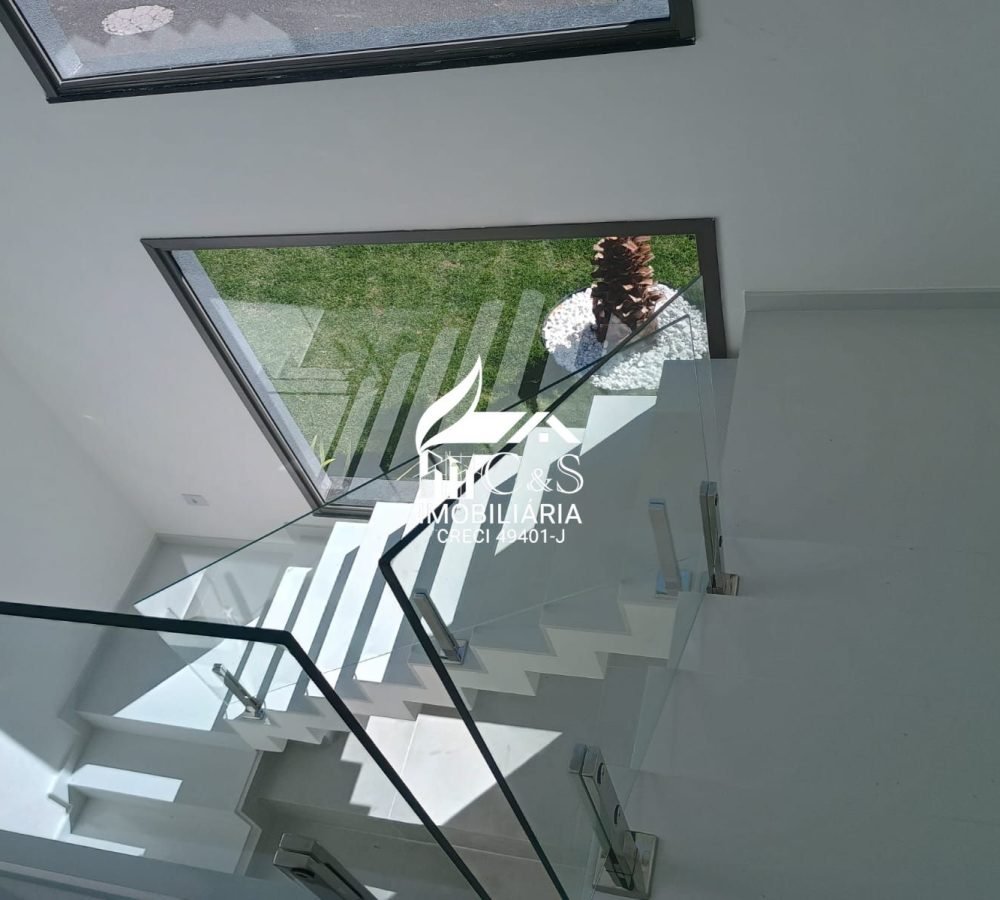 Casa à Venda Condomínio Real Park – Luxo e Espaço