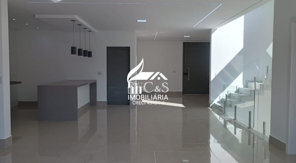 Casa à Venda Condomínio Real Park – Luxo e Espaço