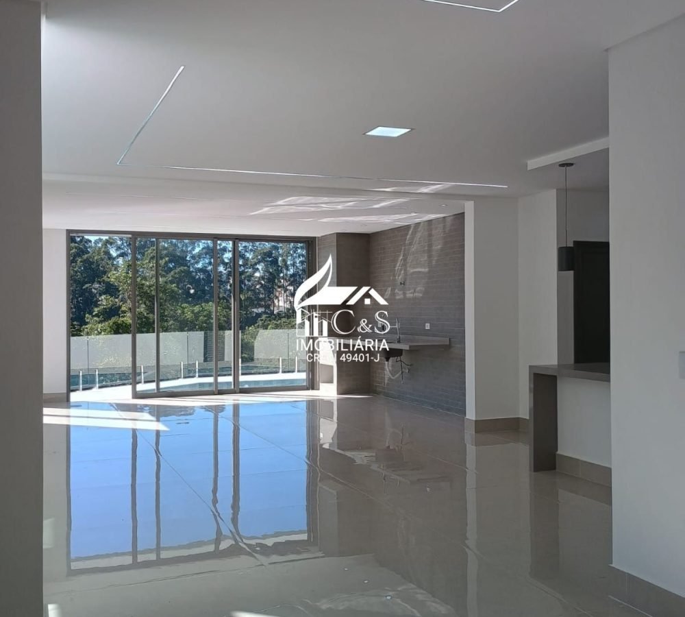 Casa à Venda Condomínio Real Park – Luxo e Espaço