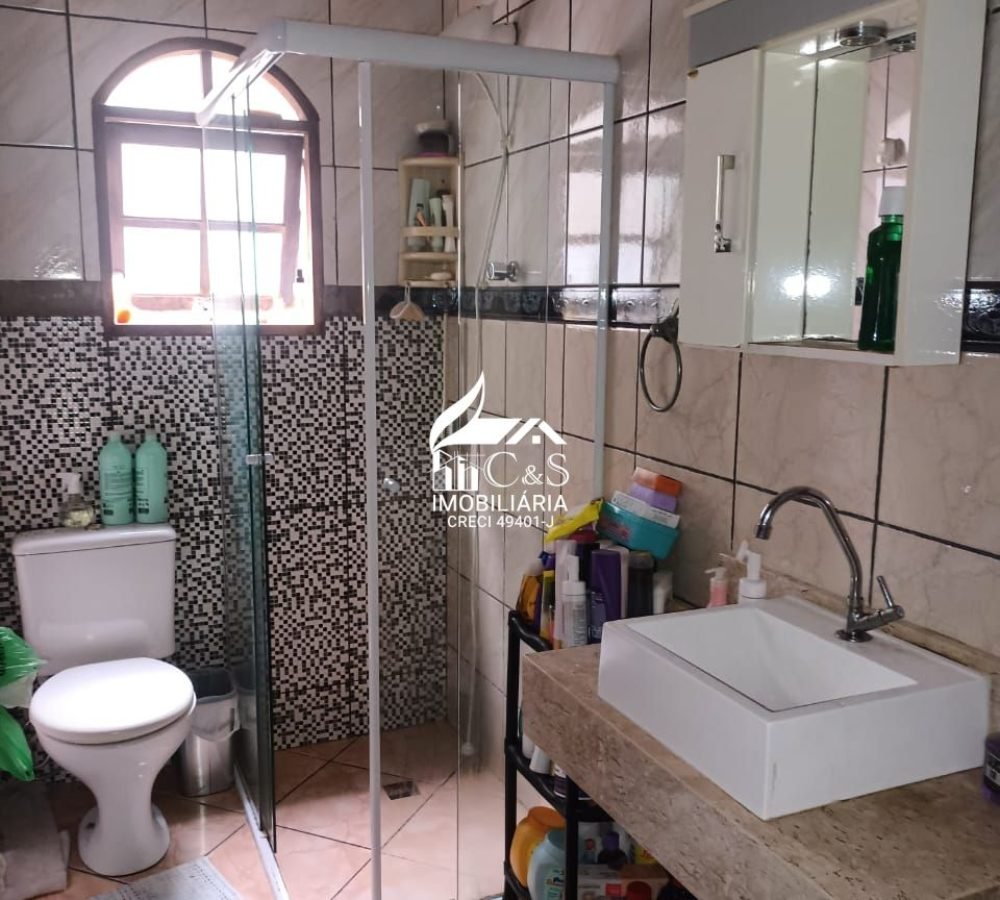 Oportunidade em Itaqua: Sobrado 4 Dorms por R$ 550 Mil