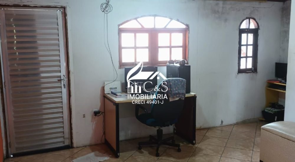 Oportunidade em Itaqua: Sobrado 4 Dorms por R$ 550 Mil