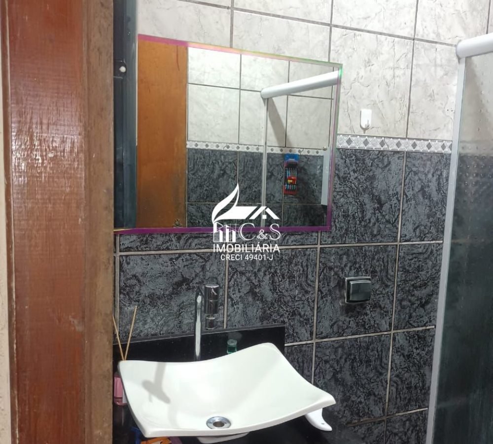 Oportunidade em Itaqua: Sobrado 4 Dorms por R$ 550 Mil