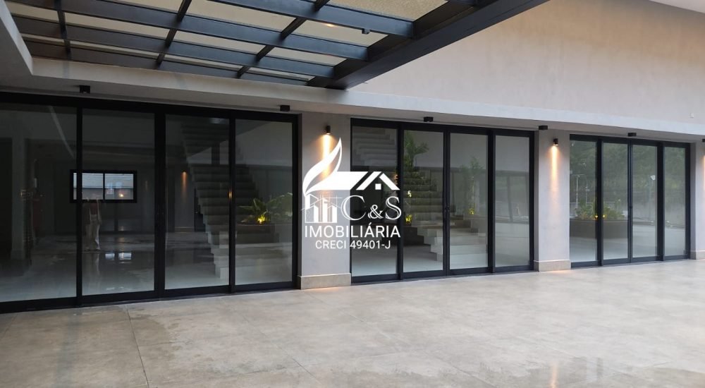 Salas Comerciais no Boulevart Arujá | 100m² com Infraestrutura