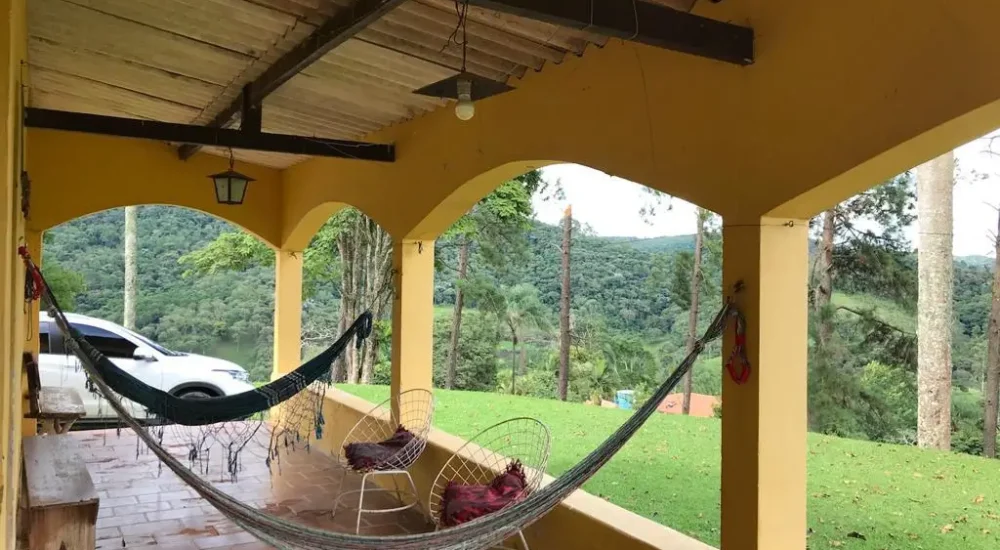 banheiro-chacara-a-venda-nazare-paulista-simples-e-funcional.jpg-02