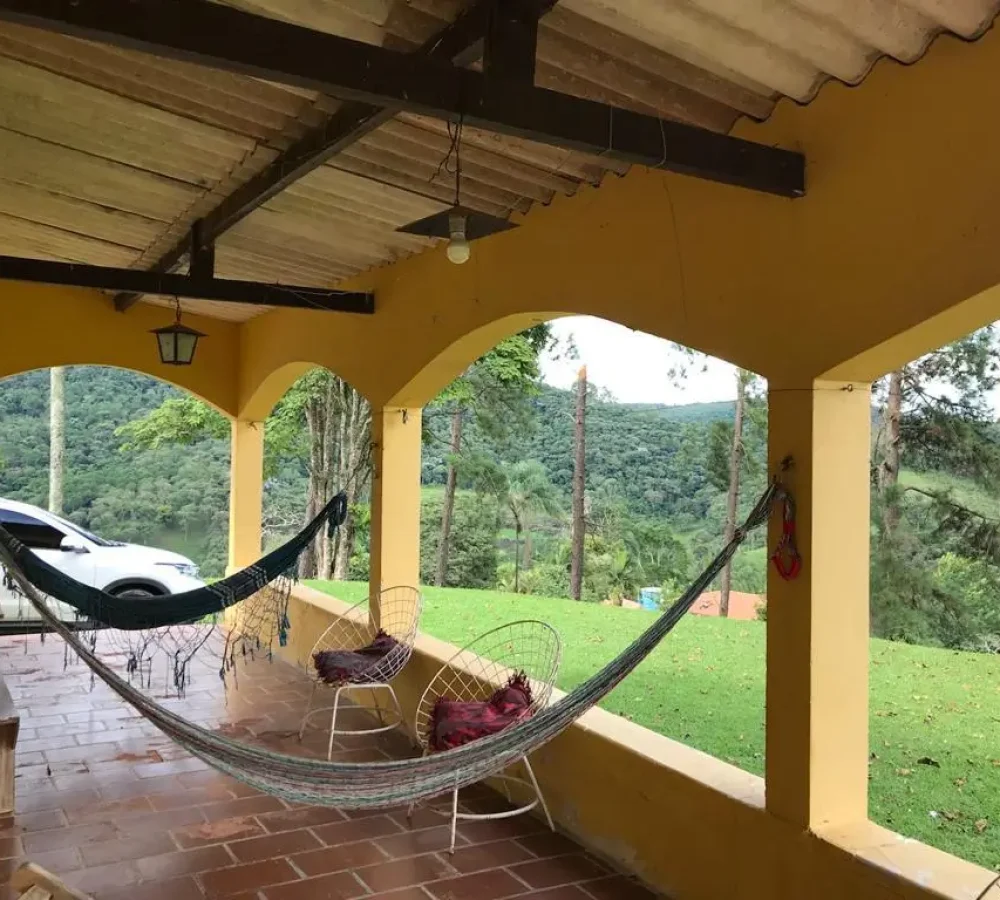 banheiro-chacara-a-venda-nazare-paulista-simples-e-funcional.jpg-02