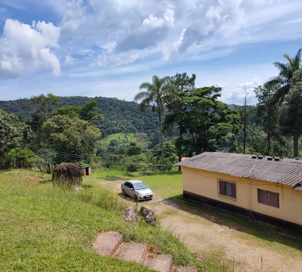 banheiro-chacara-a-venda-nazare-paulista-simples-e-funcional.jpg-14