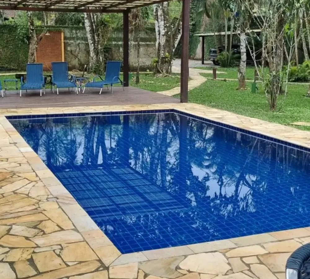 casa-250m2-camburi-piscina.jpg