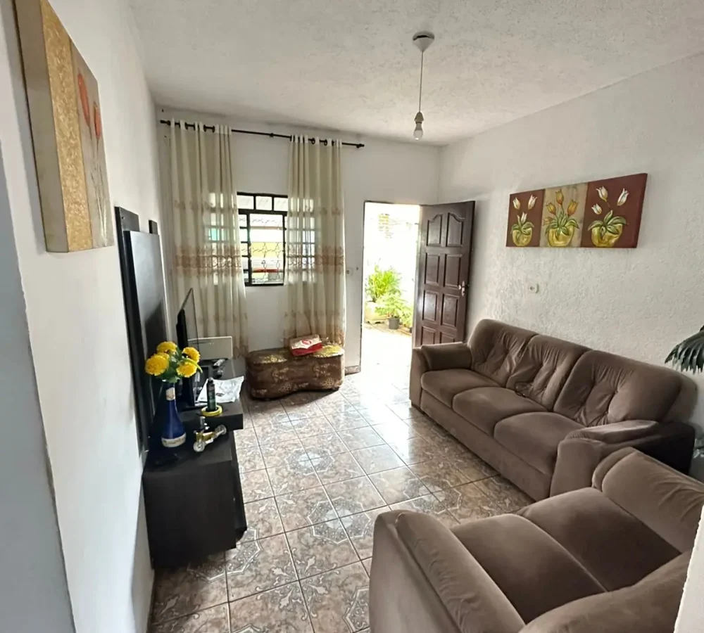 casa-aruja-2-dormitorios-sala-estar.jpg