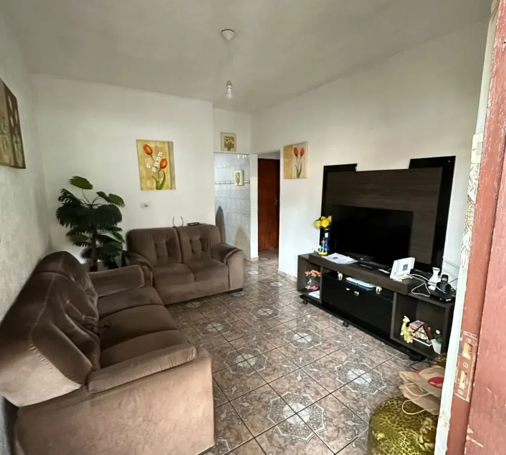 casa-venda-aruja-sala-com-sofa.jpg