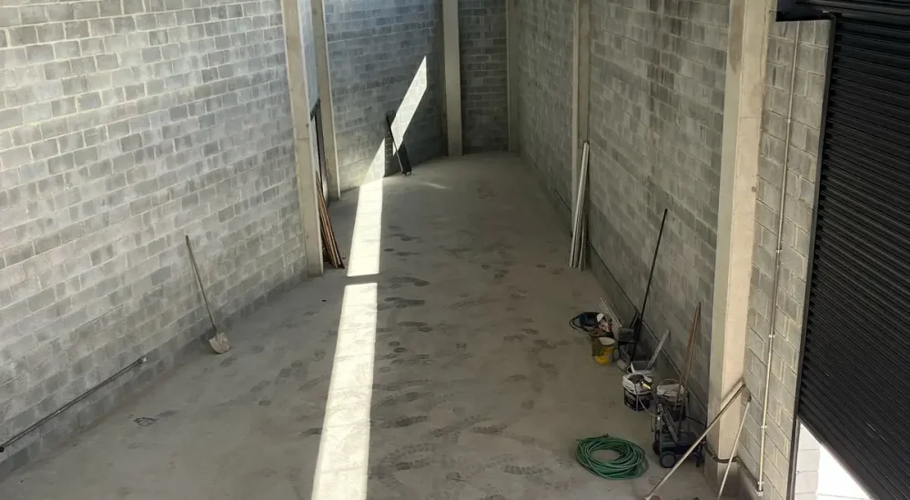 interior-entrada-galpao-300m2-mogi.jpg
