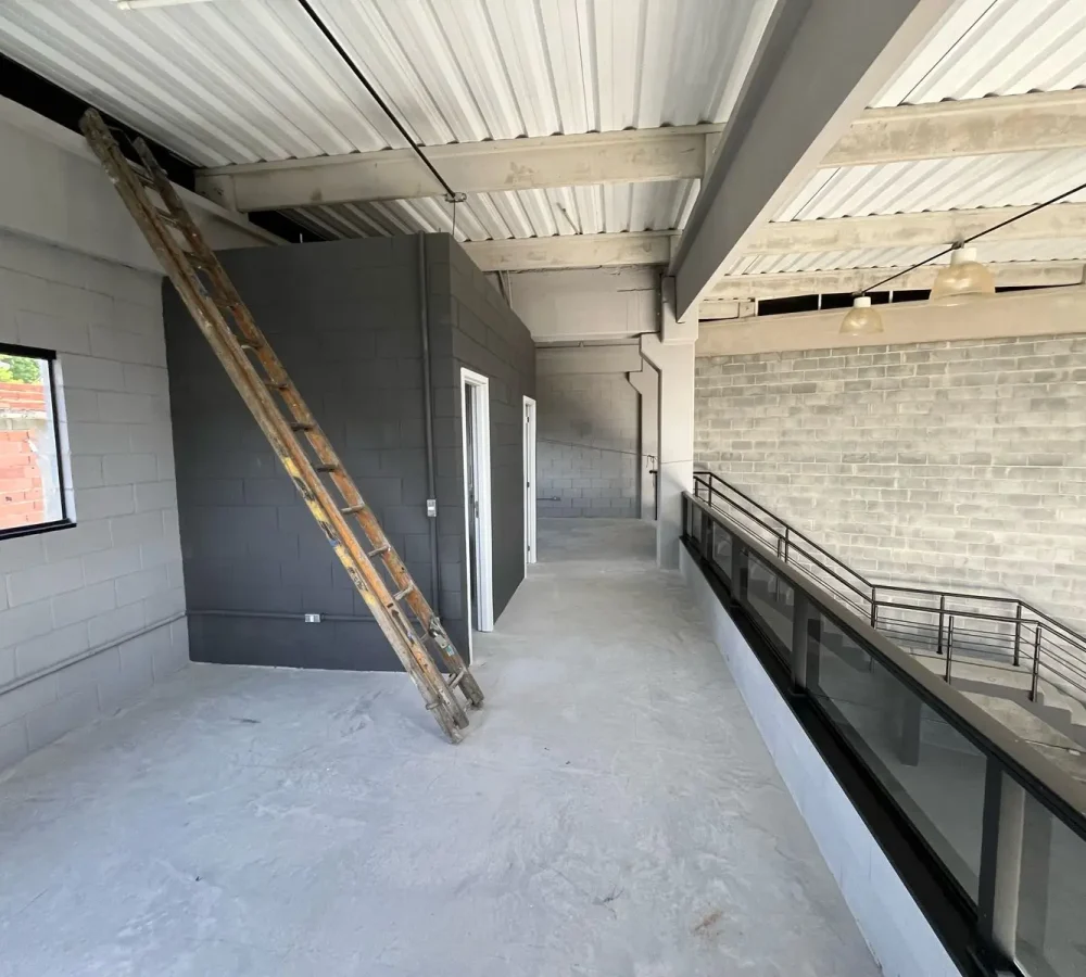 interior-mezanino-300m2-mogi.jpg
