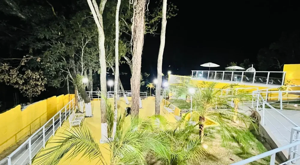 sitio-guarulhos-casa-3-quartos-interior.jpg sitio-agua-azul-guarulhos-praca-iluminada.jpg