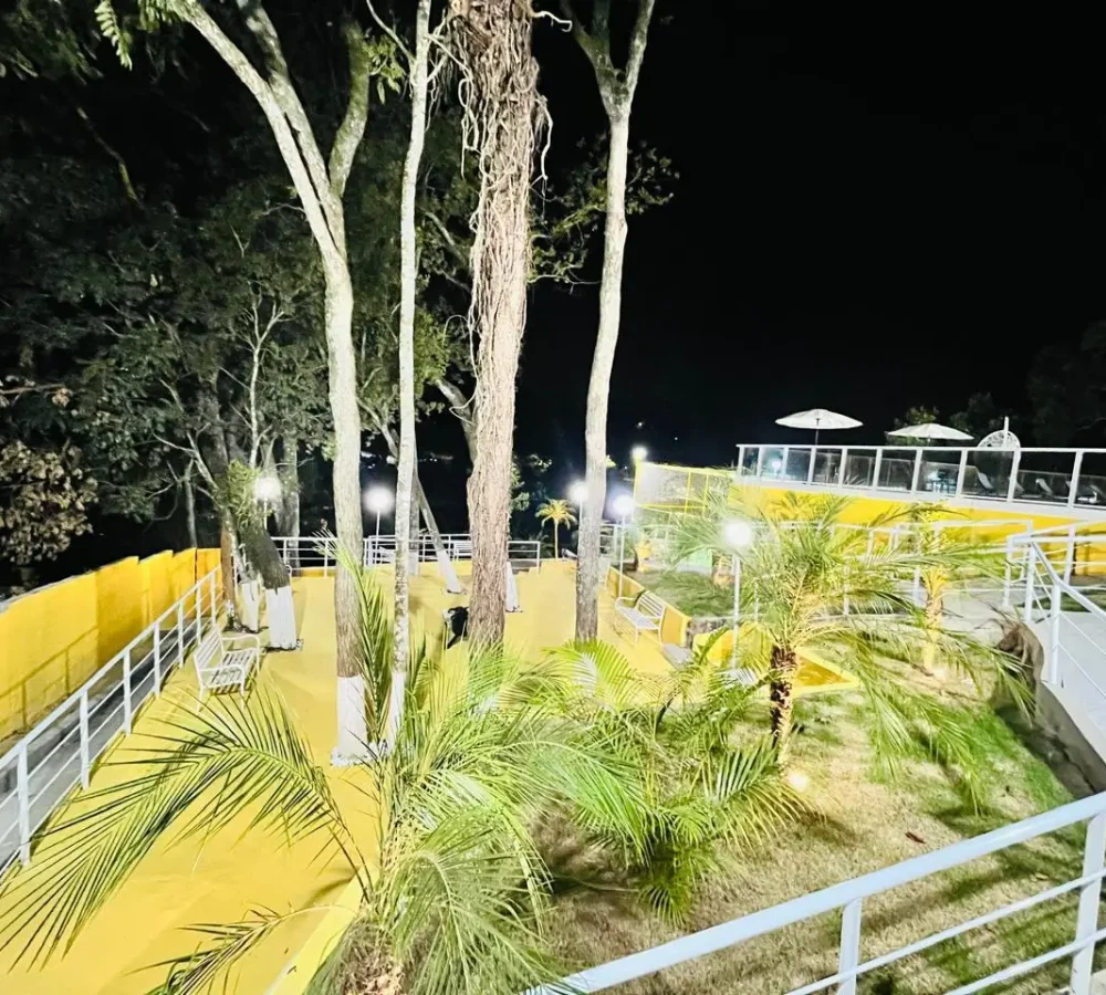 sitio-guarulhos-casa-3-quartos-interior.jpg sitio-agua-azul-guarulhos-praca-iluminada.jpg